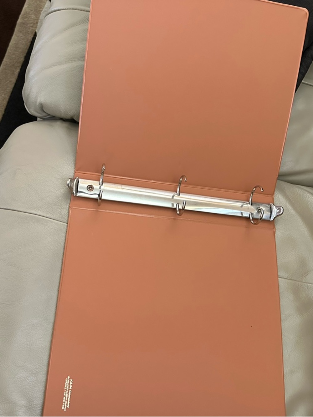 2 three-ring binders - Picture 4 of 11